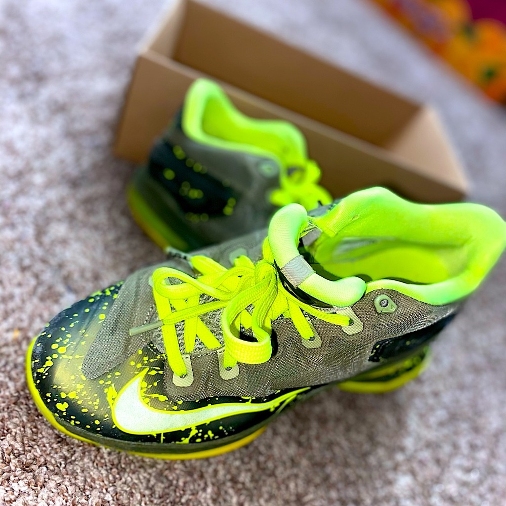 Nike Max LeBron 11’s